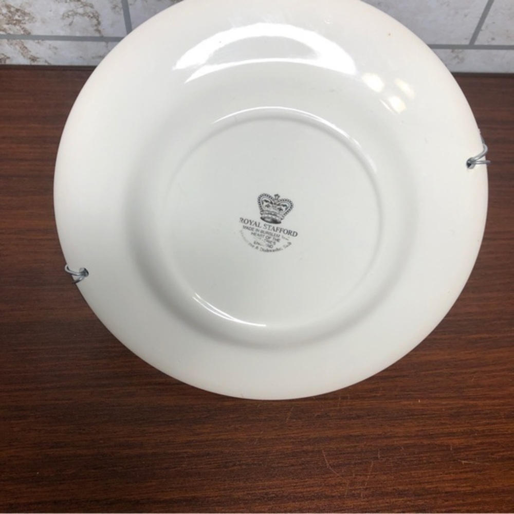 Royal‎ Stafford Christmas Home plate with custom beaded handle - Picture 10 of 11